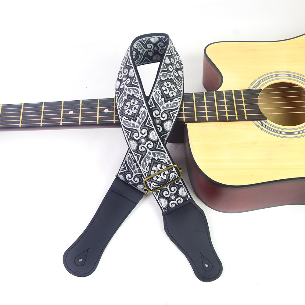 Correia de Guitarra Bordada co - Musical Instrument Art avaliação e preço