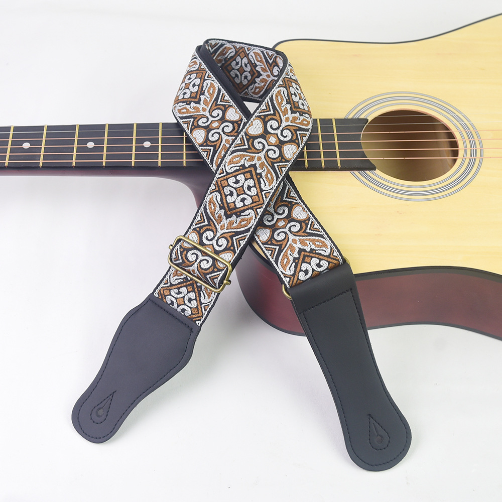 Correia de Guitarra Bordada co - Musical Instrument Art avaliação e preço